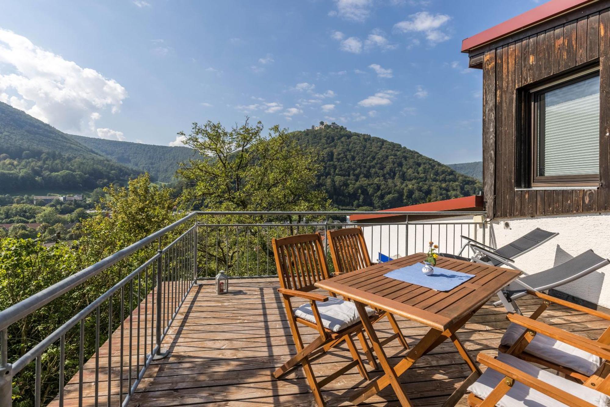 Ferienwohnung Am Samuelstein Bad Urach Exterior foto